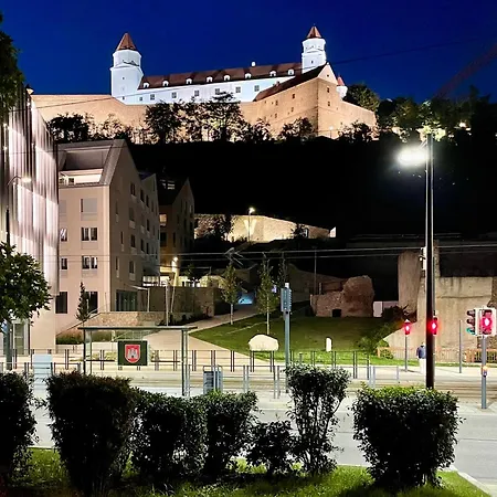 Apartment Romance, Castle And Danubeview - Vydrica *