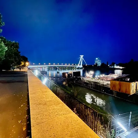 Romance Under The Castle Apartamento *