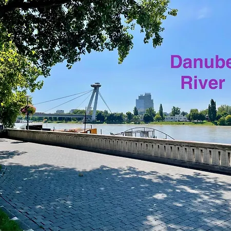 Romance Under The Castle Apartamento Bratislava