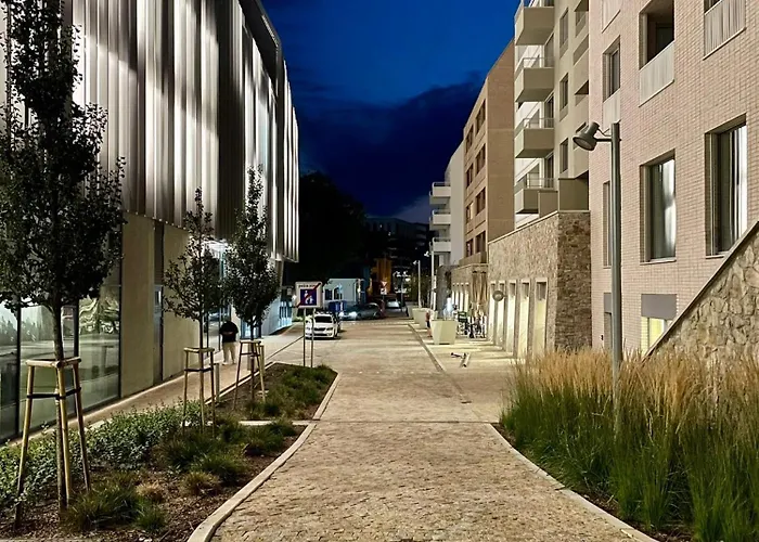 Romance Under The Castle *