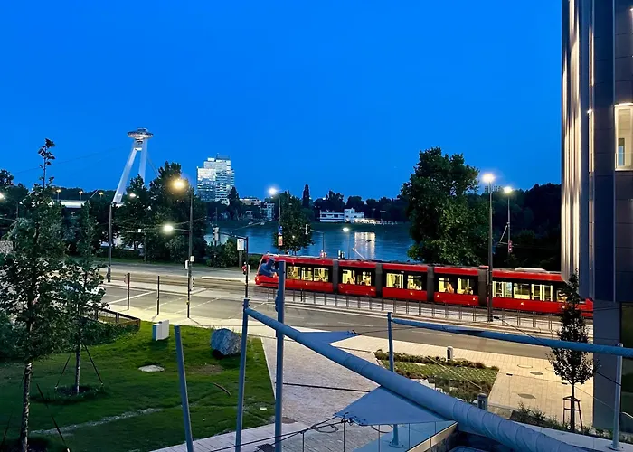 Romance Under The Castle *