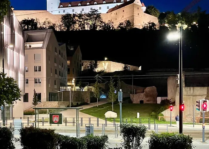 Daire Romance Under The Castle *