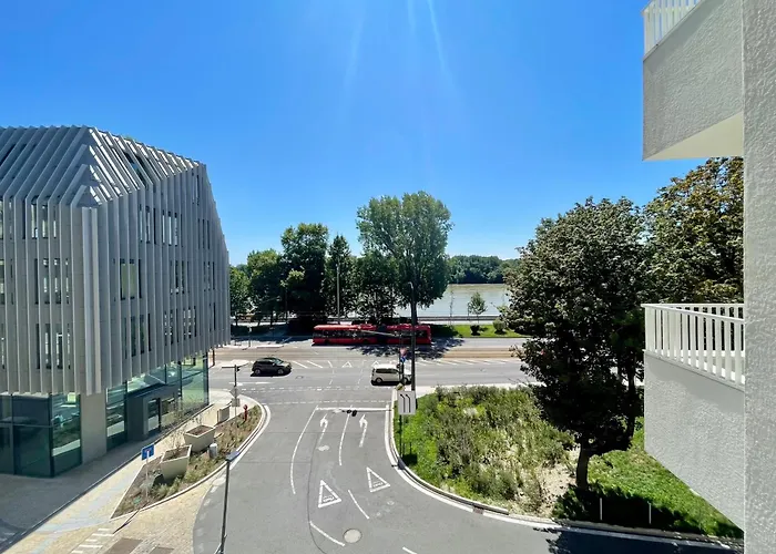 Romance Under The Castle Daire *